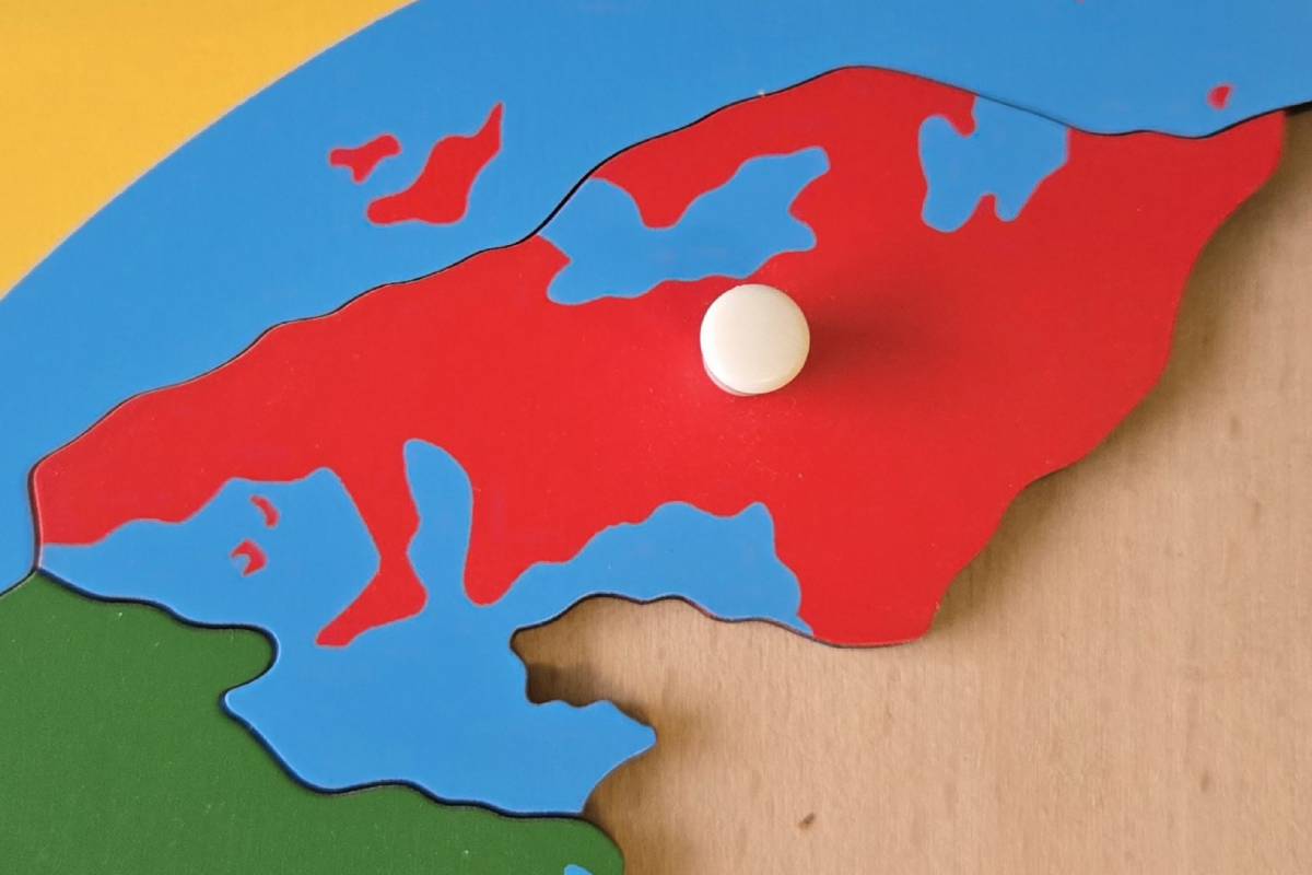 Europe - Puzzle Piece of World Parts (Plastic Knob)